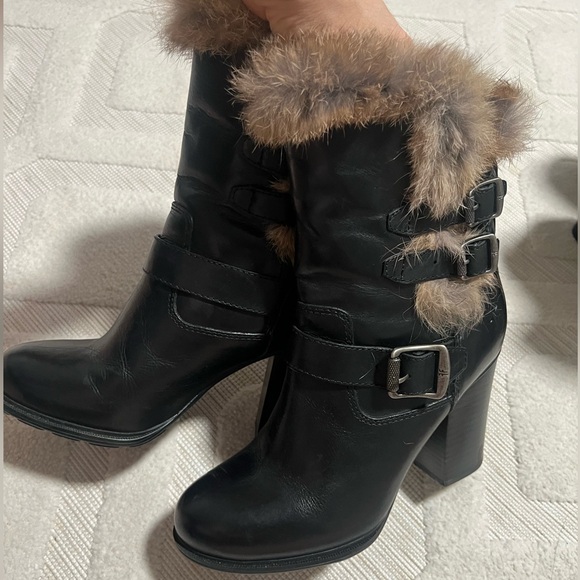 Sold FRYE Penny Luxe Moto Short Black - Picture 6 of 11